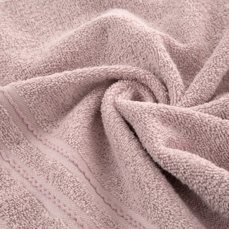 Ręcznik Emina 30x50 pudrowy zdobiony  stebnowaną bordiurą 500 g/m2 Eurofirany