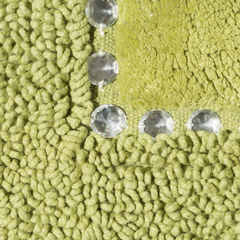 Dywanik 75x150 Chic oliwkowy z bawełny zdobiony kryształkami w stylu glamour Eurofirany