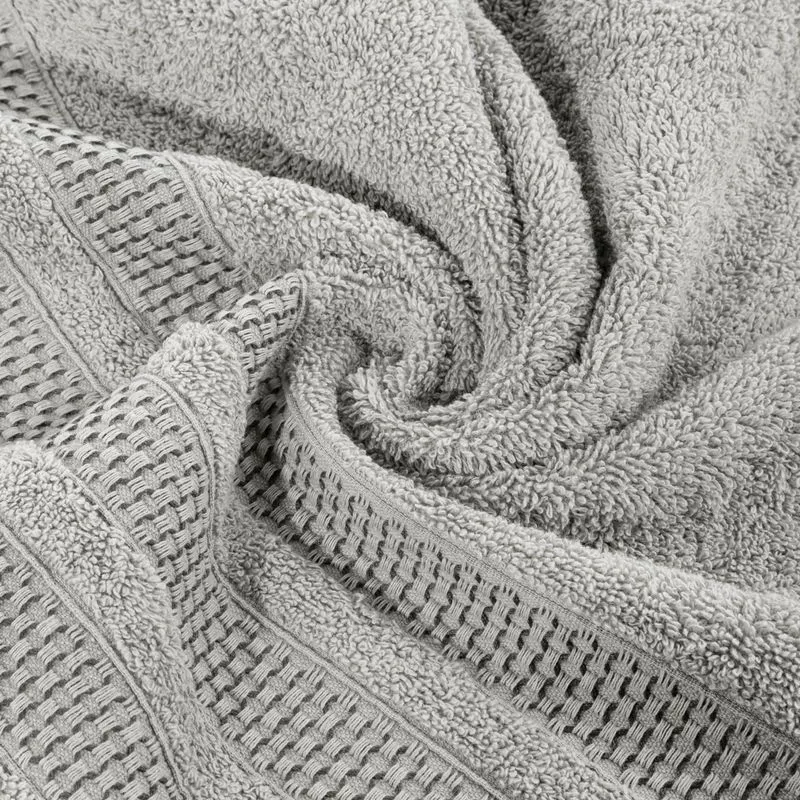 Ręcznik 50x90 Nastia szary z żakardową bordiurą w pasy w stylu eko frotte 500 g/m2 Eurofirany