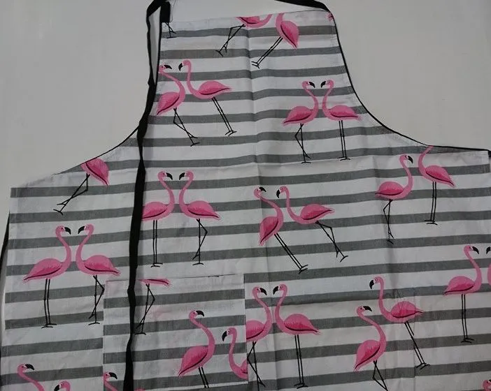 Fartuch kuchenny bawełniany 75x62 biały flamingi różowe paski szare