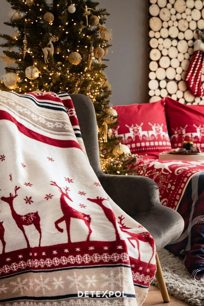 Koc bawełniany akrylowy 150x200 56 JB świąteczny Renifery pasy gwiazdki kremowy czerwony beżowy z frędzlami narzuta na łóżko