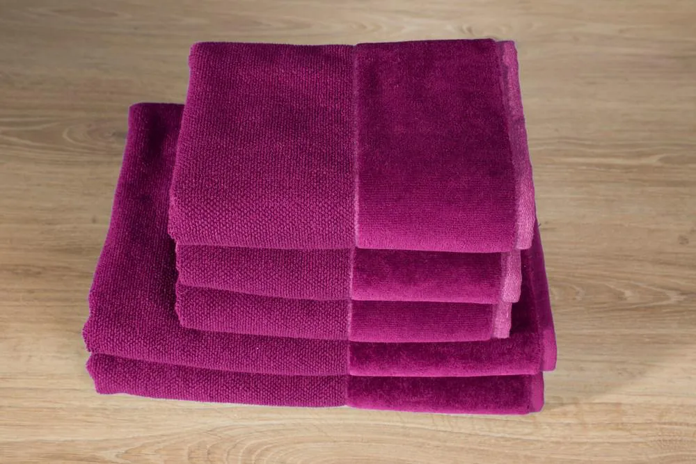Ręcznik Lucy 50x90 amarantowy 500g/m2 Eurofirany