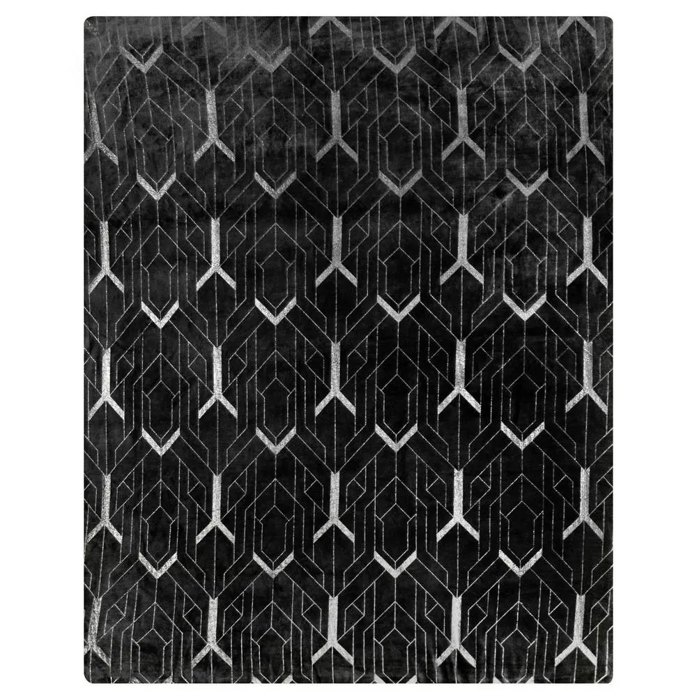 Koc narzuta z mikrofibry 150x200 Ginko 4 czarny zdobiony srebrnym wzorem geometrycznym Eurofirany