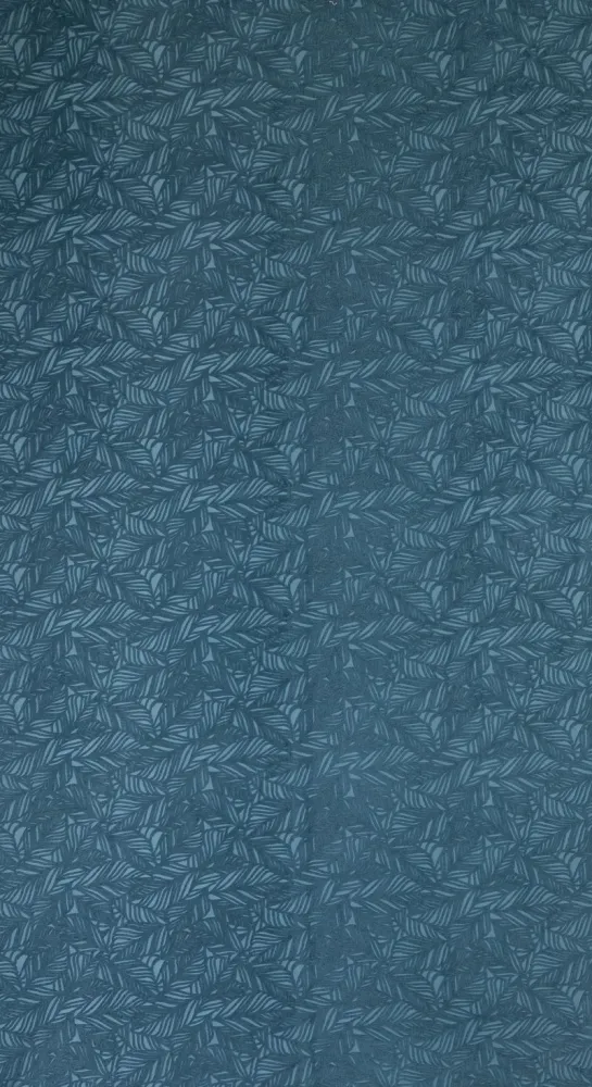 Zasłona 140x250 Octavia niebieska ciemna z miękkiego welwetu z wytłaczanym wzorem liści gotowa na przelotkach Eurofirany