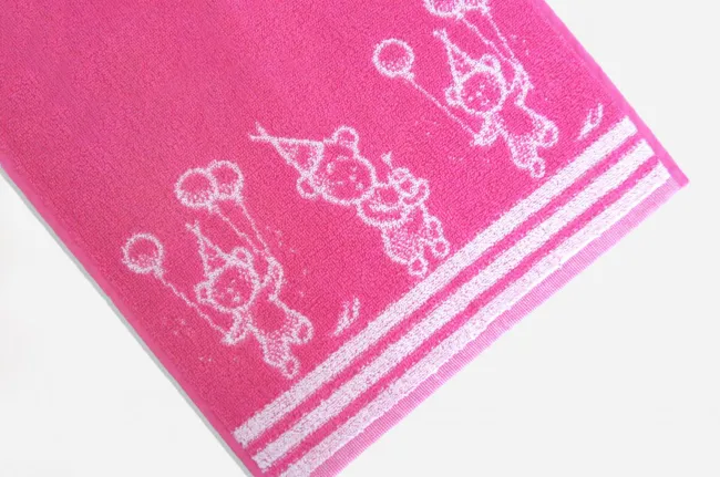 Ręcznik do przedszkola 40x60 Happy Toys Miś pajacyk różowy 470g/m2 Greno