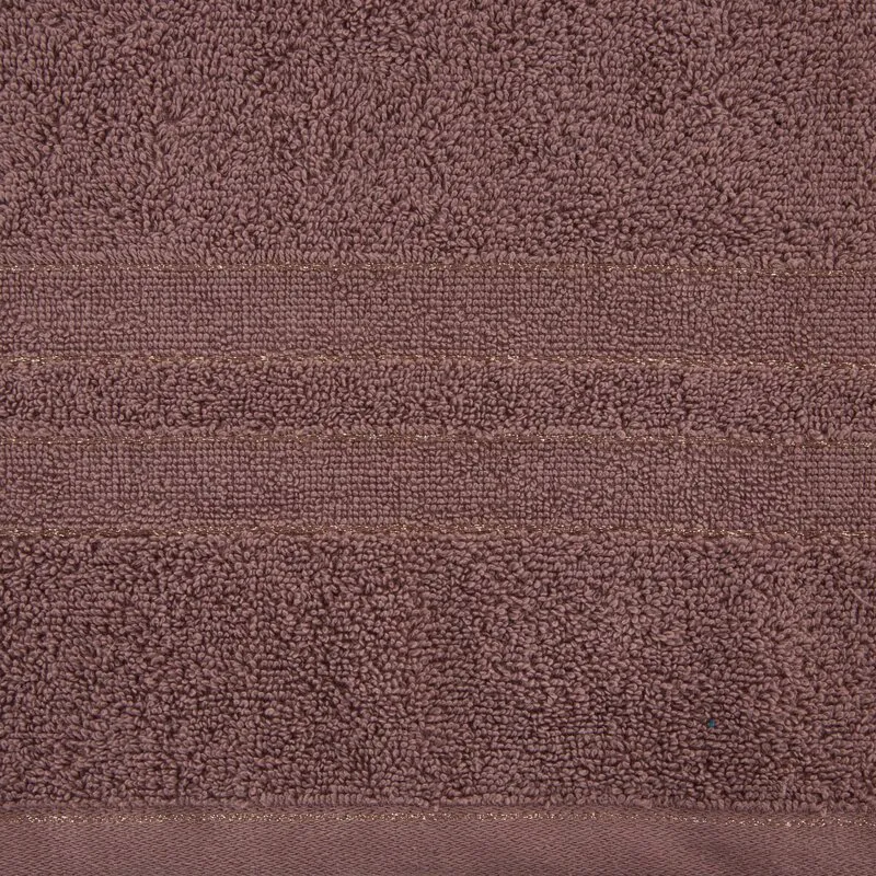 Ręcznik Gala 70x140 brązowy jasny  zdobiony błyszczącą nicią 500 g/m2 Eurofirany