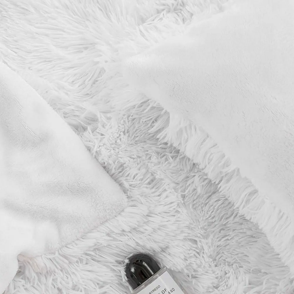 Koc narzuta 150x200 Yeti włochacz biały futrzak na łóżko
