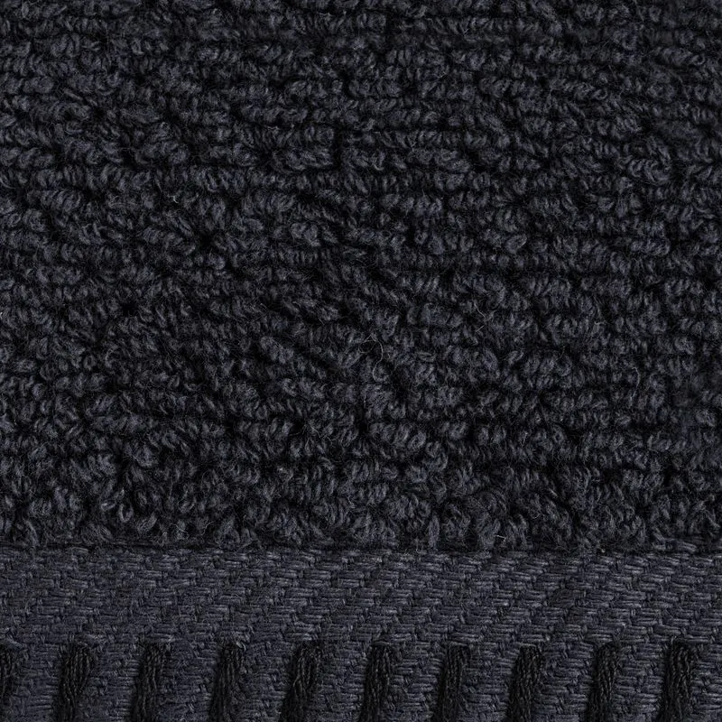 Ręcznik 70x140 Mabel czarny kontrastującym obszyciem krawędzi frotte 500 g/m2 Eurofirany