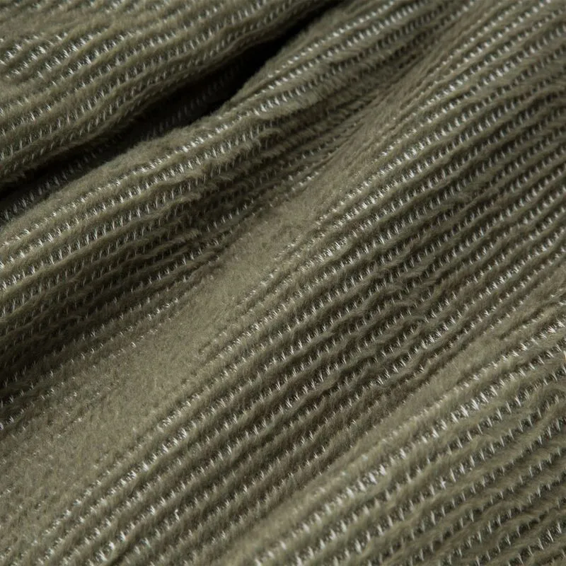 Narzuta dekoracyjna 220x240 Monte oliwkowa bawełniana z drobnym żakardowym wzorem w krateczkę Terra Eurofirany