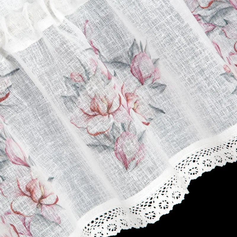 Zazdroska 30x150 Suzy biała różowa gotowa na tunel wzór kwiatowy z matowej tkaniny z koronką Eurofirany