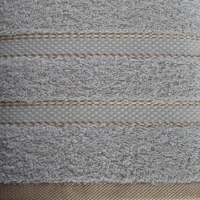 Ręcznik 70x140 Kristi  srebrny z ozdobną bordiurą w pasy frotte 500g/m2 Eurofirany