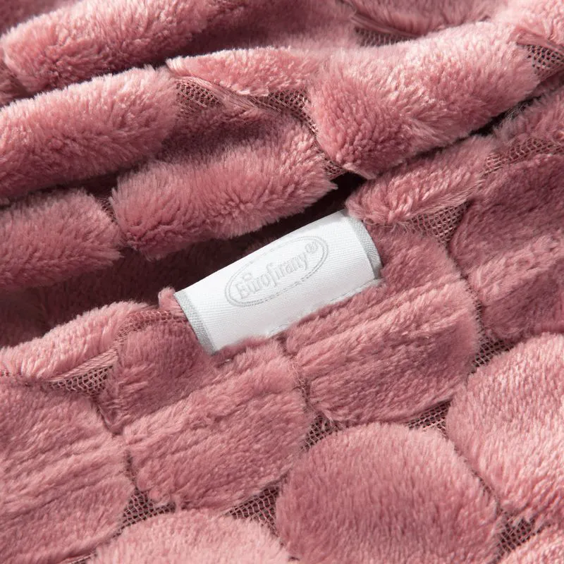Koc narzuta z mikrofibry 150x200 Zoe różowy ciemny plaster miodu z efektem 3D