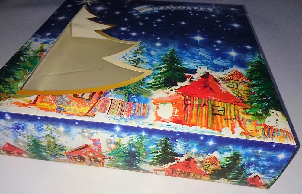 Opakowanie pudełko prezentowe 28x28 Świąteczne Boże Narodzenie niebieskie z okienkiem choinka