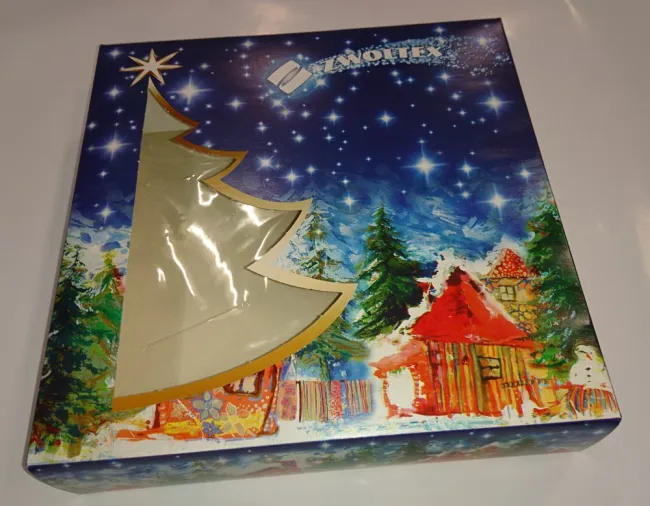 Opakowanie pudełko prezentowe 28x28 Świąteczne Boże Narodzenie niebieskie z okienkiem choinka