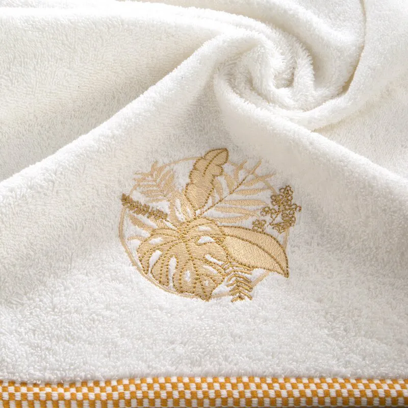 Ręcznik Palms 50x90 biały 500 g/m2        z haftem i ozdobną bordiurą Eurofirany