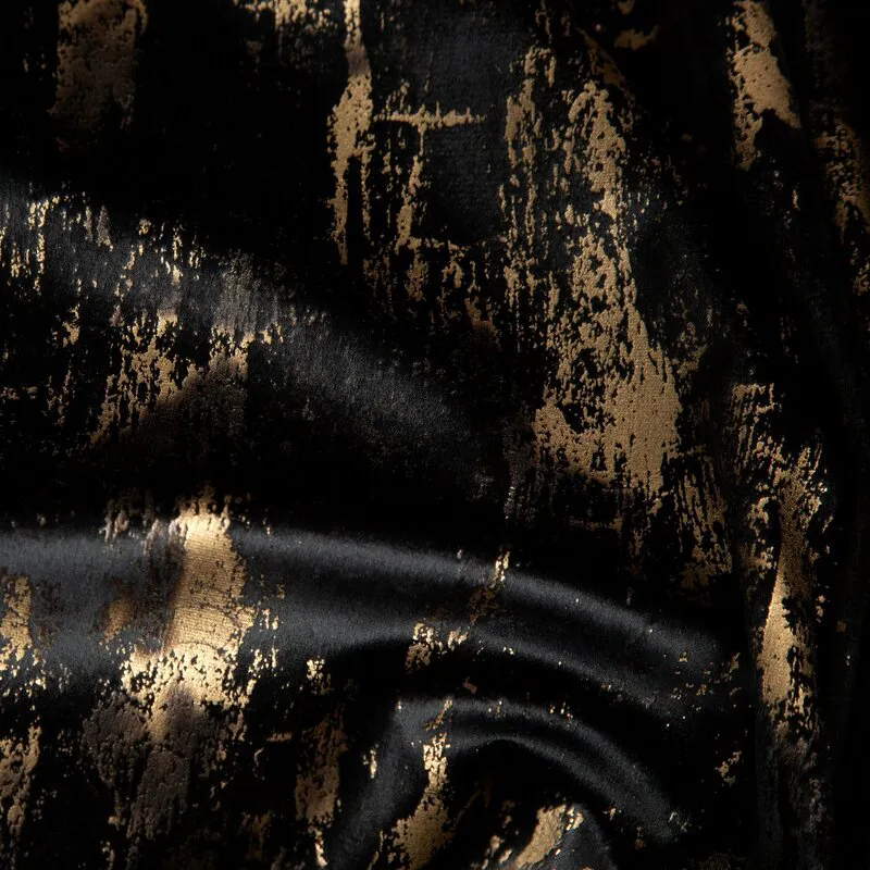 Zasłona 140x250 Tonia czarna ze złotym    nadrukiem welurowa gotowa na przelotkach Eurofirany