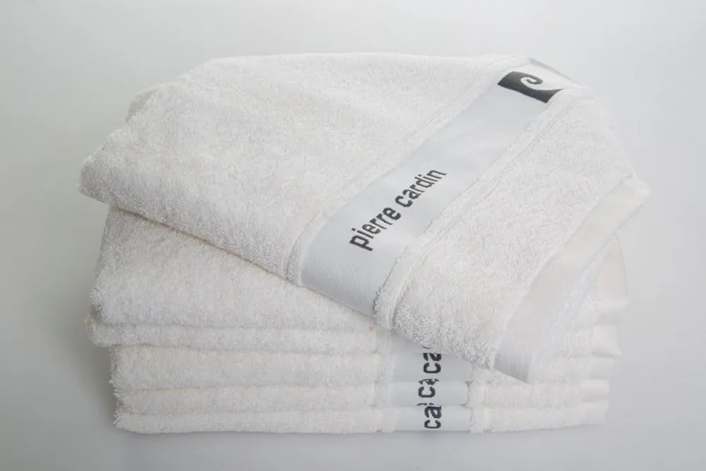 Ręcznik Nel 30x50 kremowy 480g/m2 Pierre Cardin