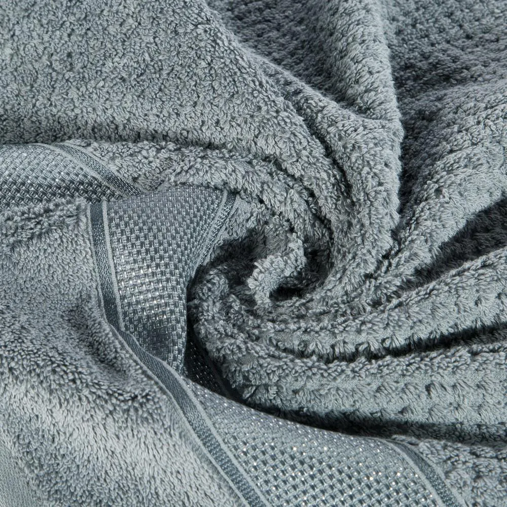Ręcznik Milan 70x140 stalowy frotte 500m/g2 bawełniany z bordiurą przetykaną błyszczącą nicią Eurofirany