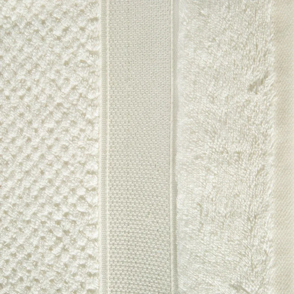Ręcznik Milan 70x140 kremowy frotte 500m/g2 bawełniany z bordiurą przetykaną błyszczącą nicią Eurofirany