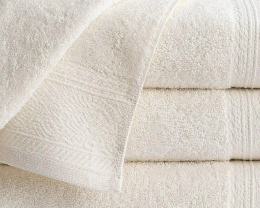 Ręcznik Massimo 70x140 kremowy 67 550 g/m2 frotte