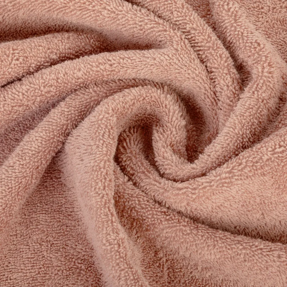 Ręcznik Avinion 70x140  pudrowy frotte z ozdobną bordiurą z wzorem wafla 500 g/m2 Terra Collection Eurofirany