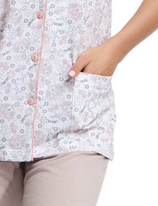 Piżama damska 476 L różowa beżowa krótki rękaw spodnie 3/4 kwiatki rozpinana z kieszeniami