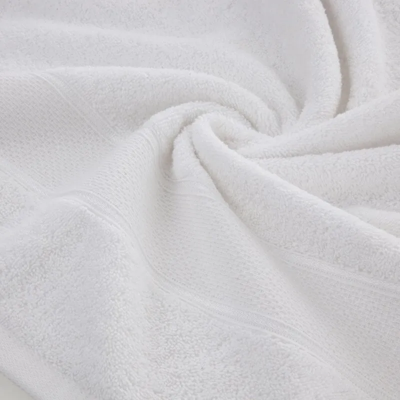 Ręcznik Liana 70x140 biały z błyszczącą  nicią 500 g/m2 Eurofirany