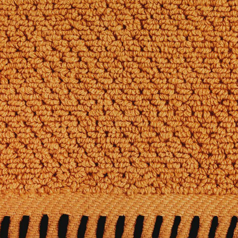 Ręcznik 70x140 Mabel ceglasty kontrastującym obszyciem krawędzi frotte 500 g/m2 Eurofirany