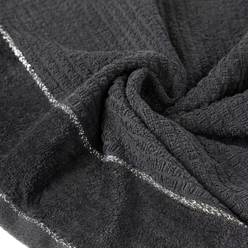 Ręcznik Glory 2 70x140 czarny z welurową bordiurą i srebrną nicią 500g/m2 frotte Eurofirany