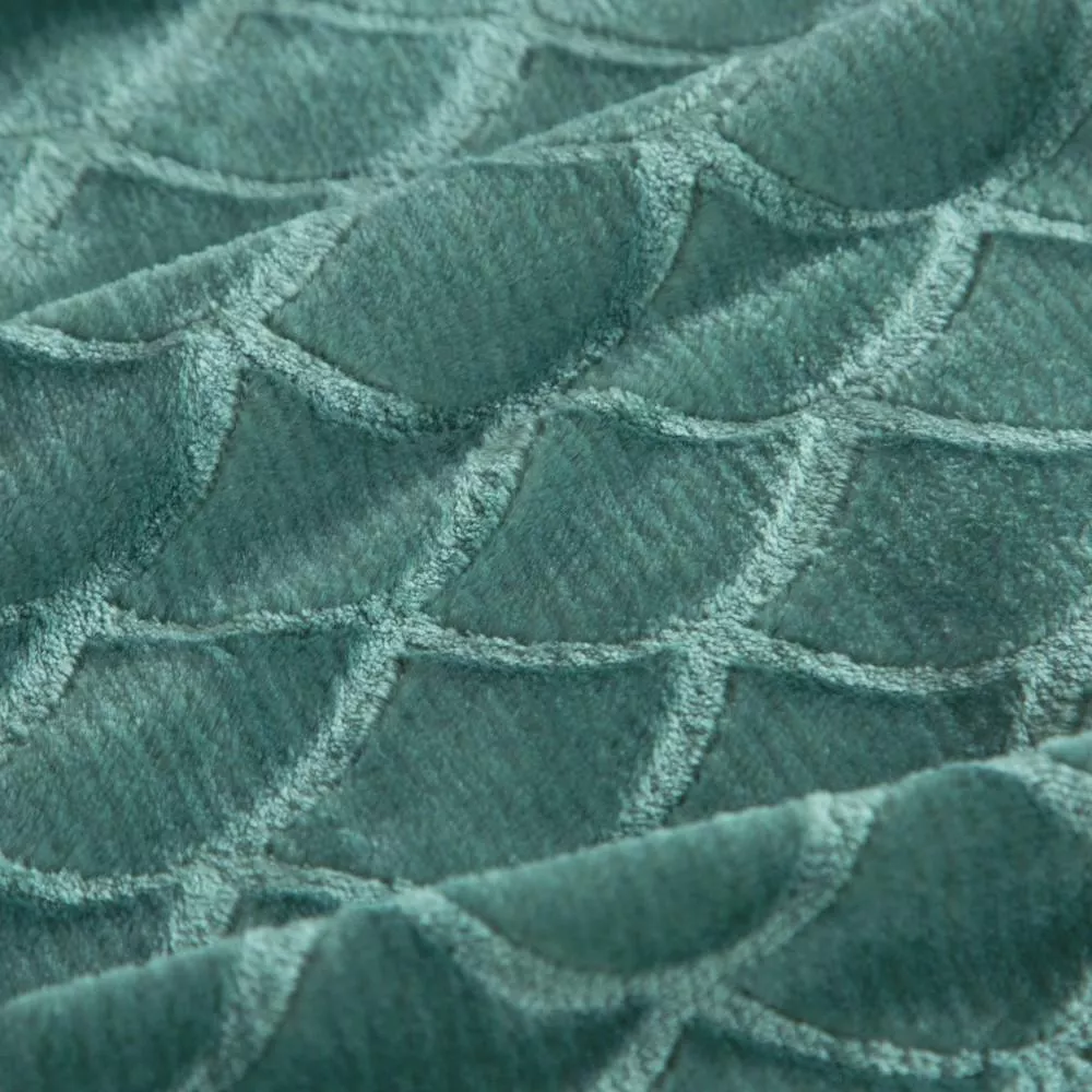 Koc narzuta z mikrofibry 150x200 turkusowy Mery zdobiony modnym wzorem rybich łusek Eurofirany
