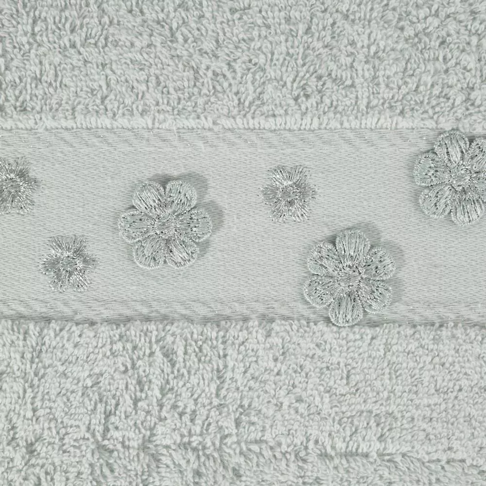 Ręcznik Dakota 70x140 srebrny 02 kwiatki 450g/m2 Eurofirany