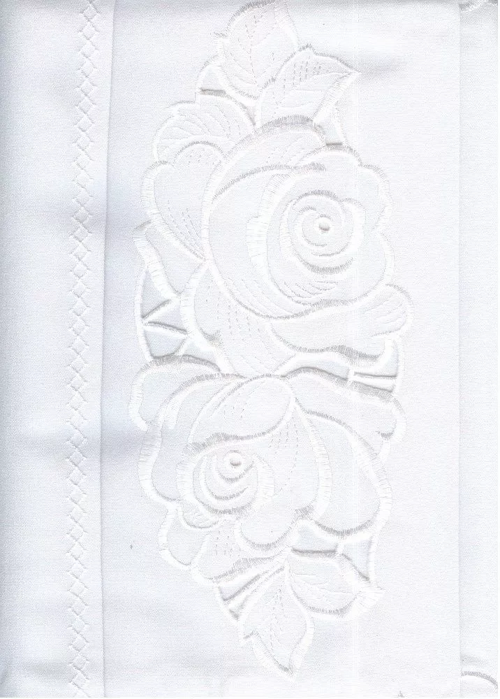 Obrus Barbara 150x220 Biały 33 Rn - Rzeczywisty wygląd haftu