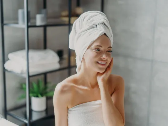 Jaki ręcznik do włosów wybrać? Kilka cennych wskazówek